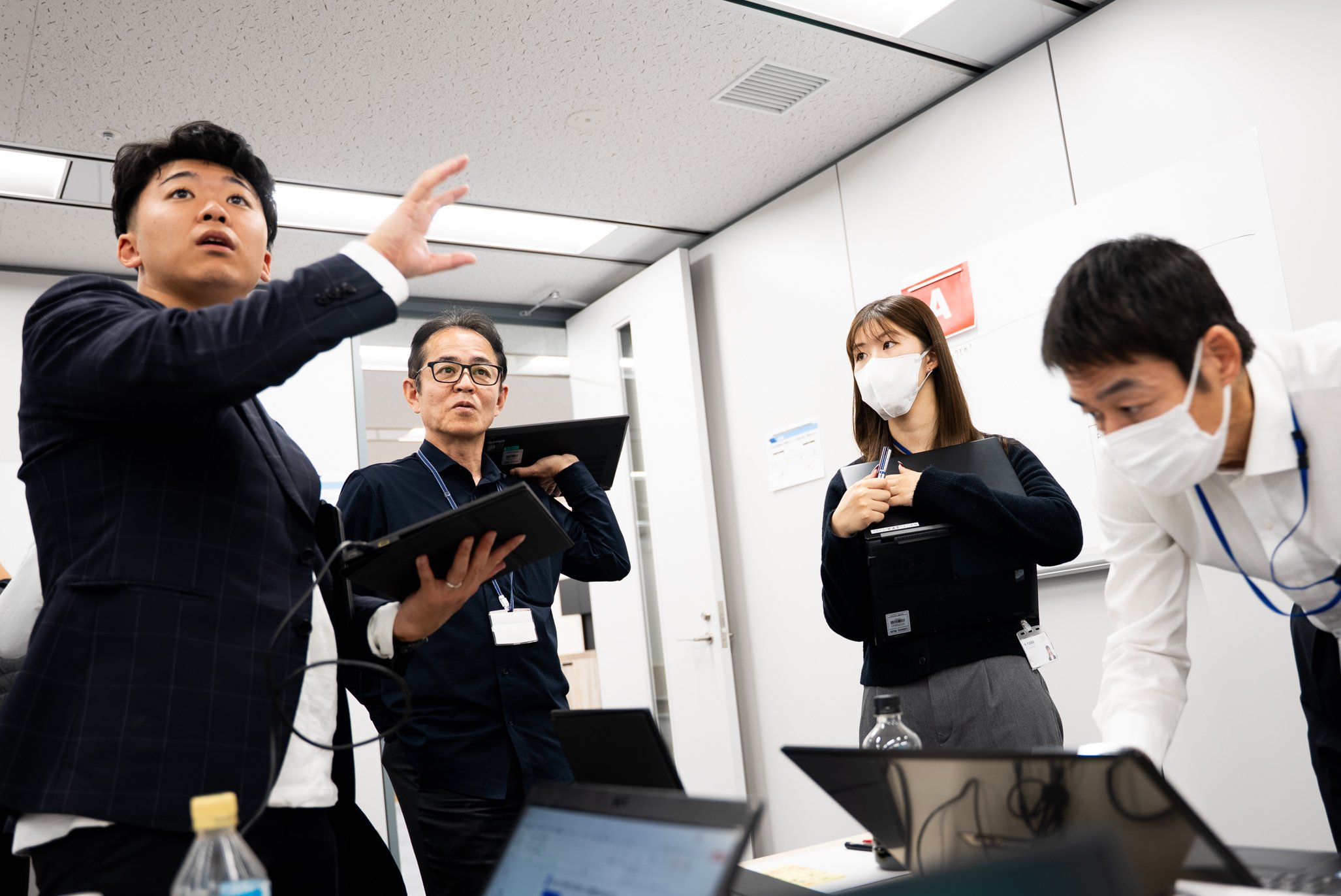 DX推進の要となる「デジタル人財」の育成 ～ DXアカデミーの取り組み ～